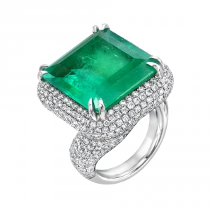 Angeled Emerald Ring