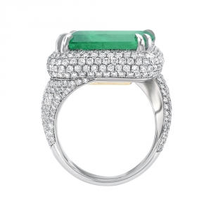 Angeled Emerald Ring